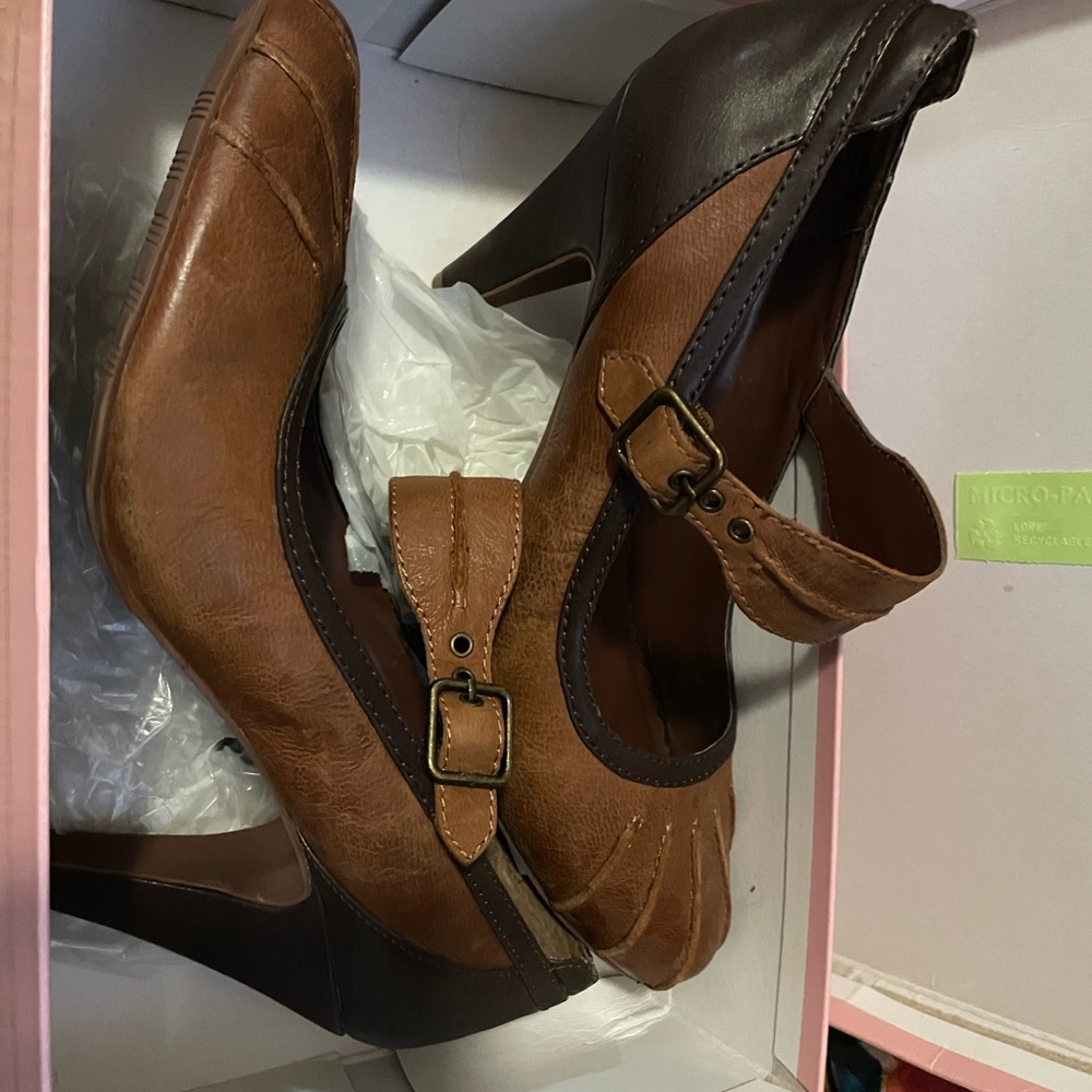Crown Elegant Brown Mary Jane Heels
